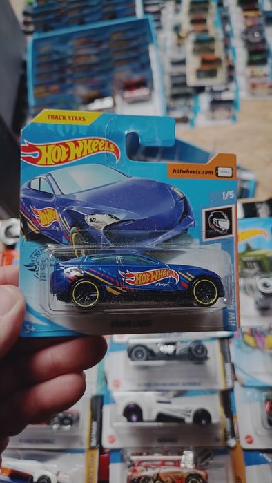 Grand Cross hot wheels hw racing team