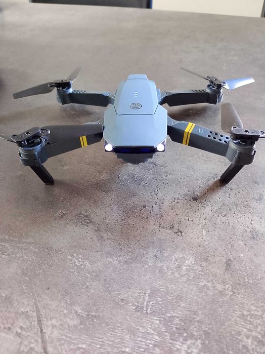 Super wytrzymały składany DRON