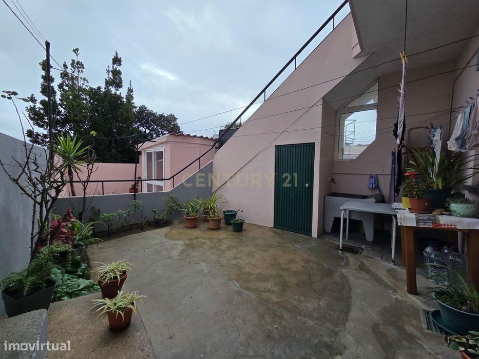 Arrendado | Andar Moradia T2 | Terraço | S. Mamede de Infesta | Invest
