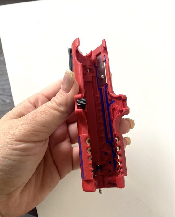 Універсальний інструмент для зняття ізоляціі Knipex 16 85 125 SB