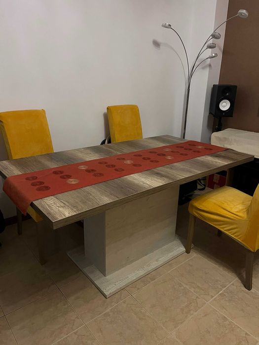 Mesa de Jantar + 4 Cadeiras (oferta)
