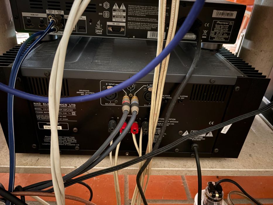 Vendo amplificador NAD THX