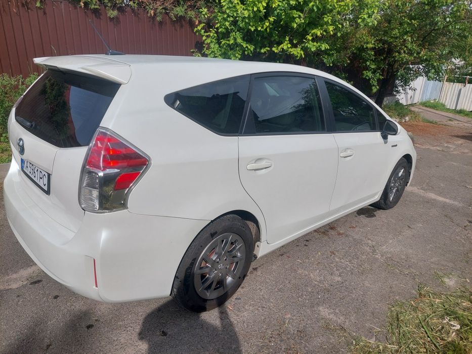 Продам Toyota prius v