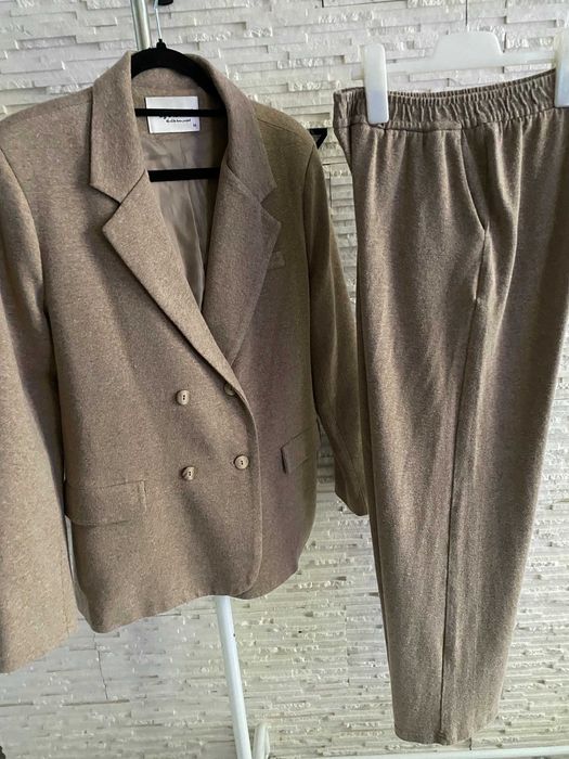 By o la la dzianinowy set garnitur bezowy żakiet szerokie spodnie