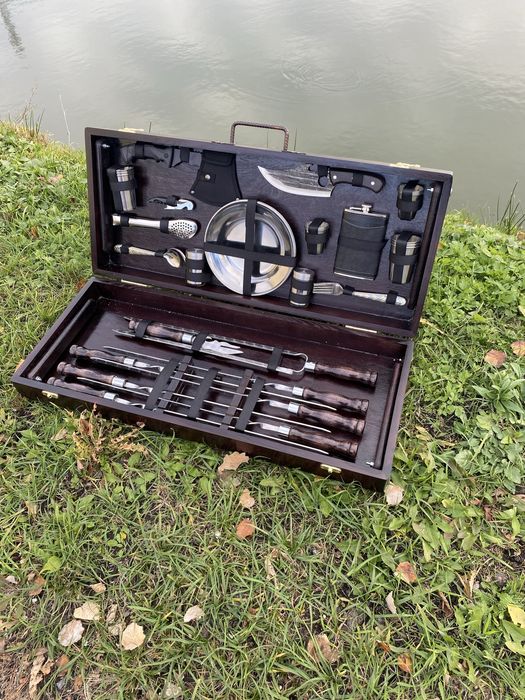 Подарунковий Набір шампурів у кейсі-столику “Трофей”