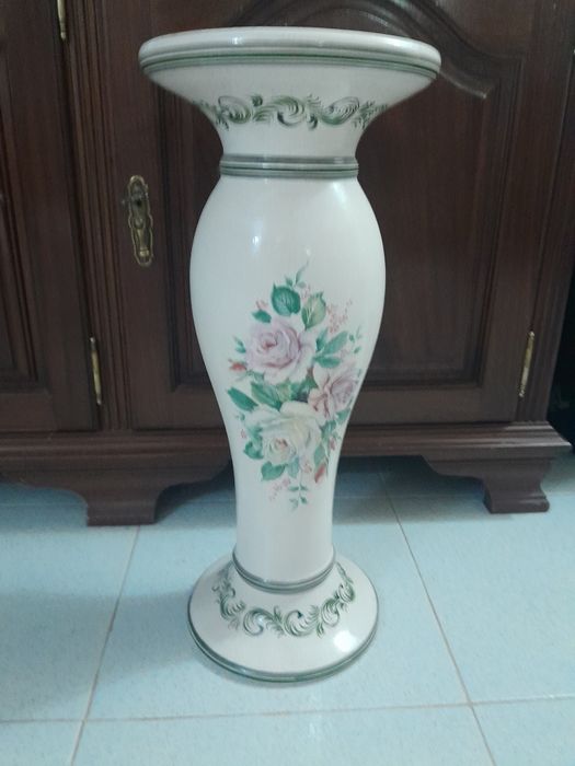 Jarrão em barro / coluna para vaso