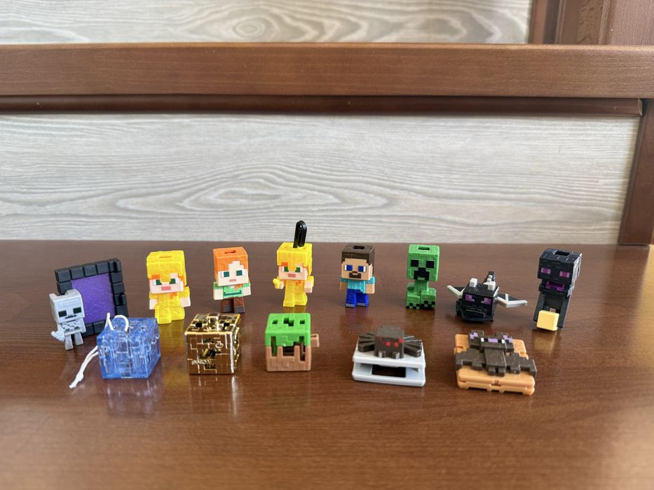 Кіндер Джой Майнкрафт(фігурки)