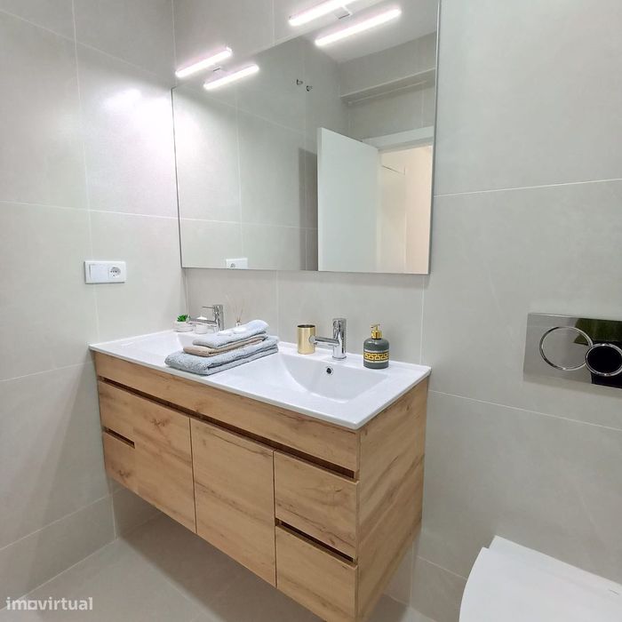 T3 Remodelado com Suite, Open Space e Arrecadação junto ao Colombo