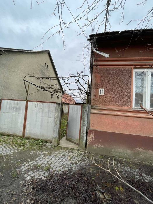 Продається будинок в м. Тячів