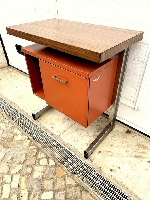 Mesa olaio vintage + 72comp x 42prof x 77alt.