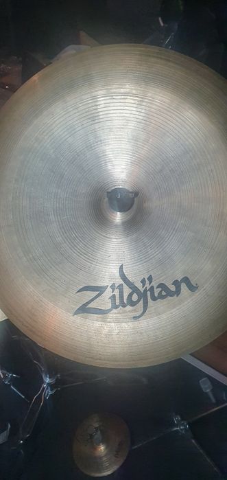 Prato Chinaboy K 19" em bom estado.