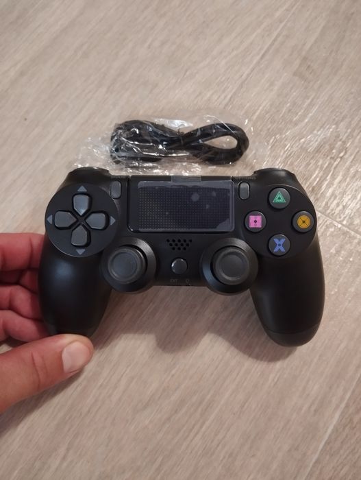 Джойстик на PS4. Ідеальний подарунок к новому року Безпровідний контро