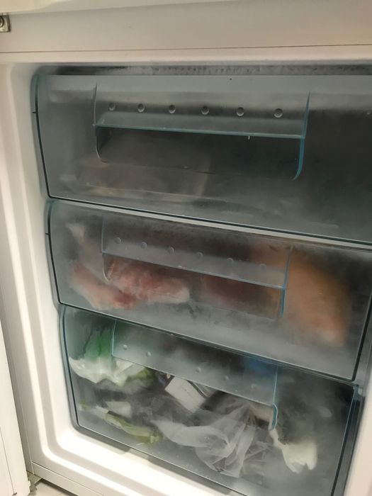 Frigorífico com 3 gavetas de arca