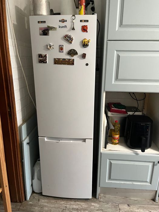 2 frigoríficos, um com garantia