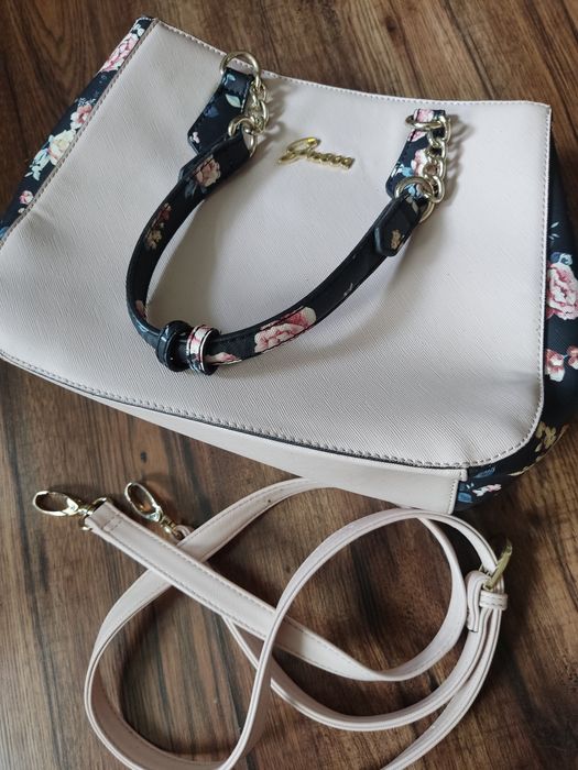 Guess torebka damska pojemna 30/20/10 kwiaty pudrowy róż