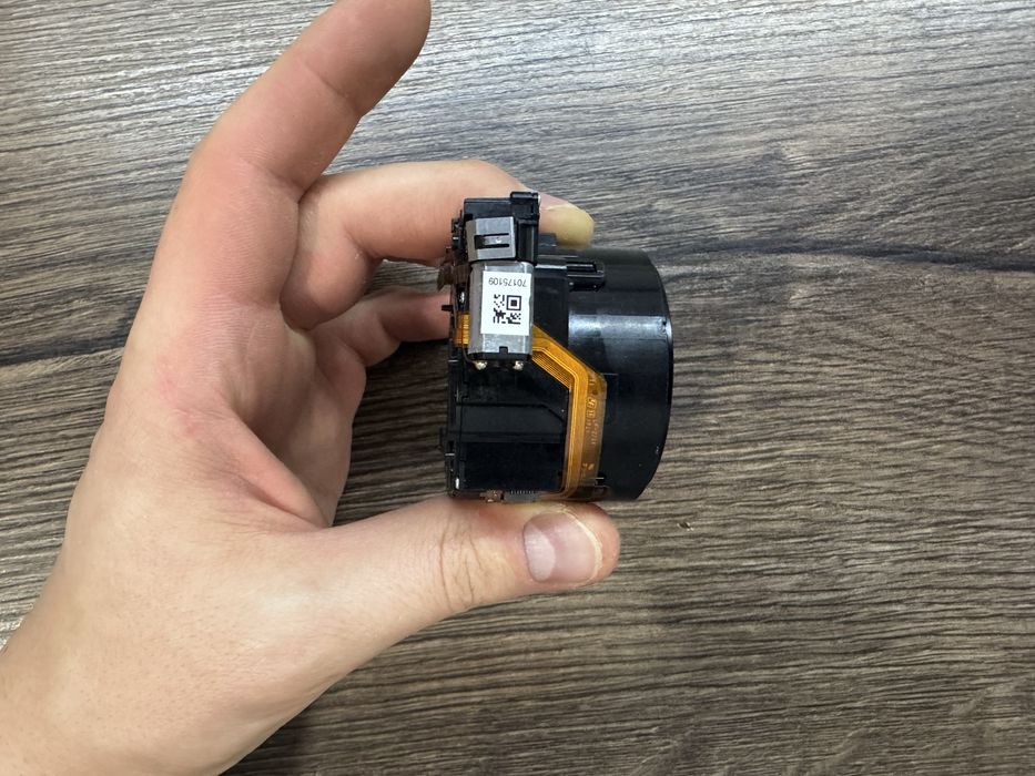 Обʼєктиви від камер Sony rx100 mark5 і Sony rx10