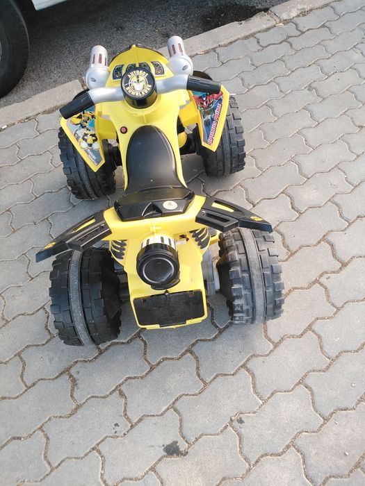 Moto quatro elétrica