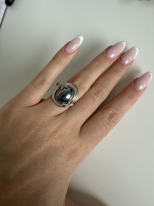 Agmet pierdcionek srebrny