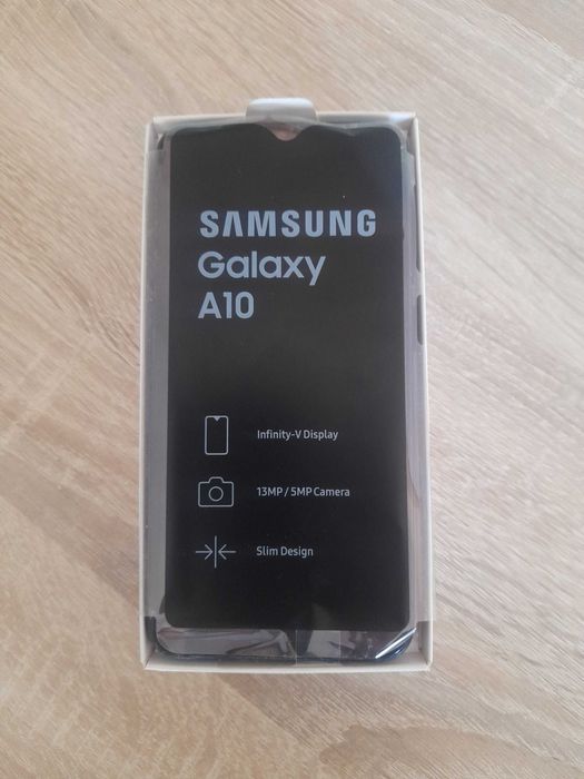 Smartfon Samsùng Galaxy A10 + etui