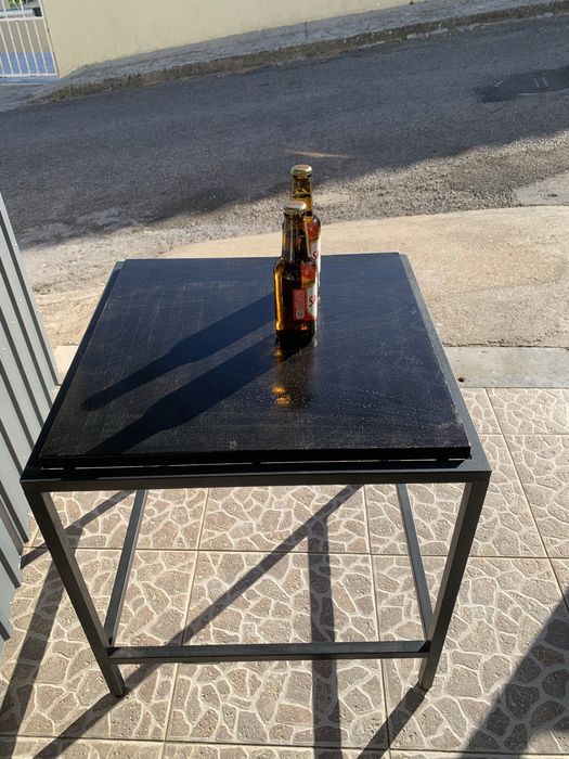 Mesa para varanda ou jardim