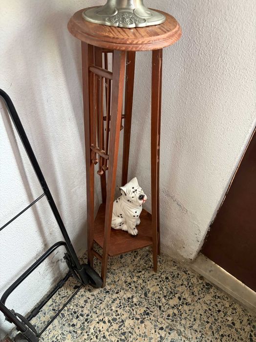 Pedestal em Madeira para Recuperação