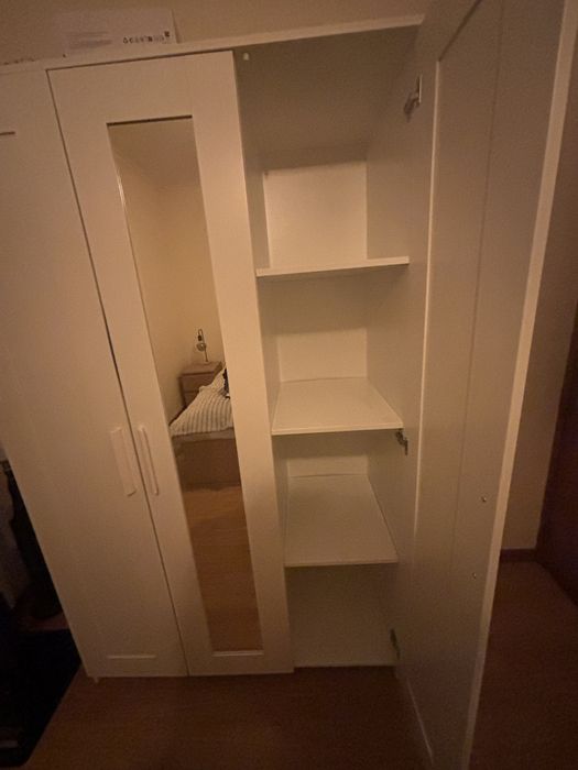 Guarda-fatos branco com espelho – bom estado