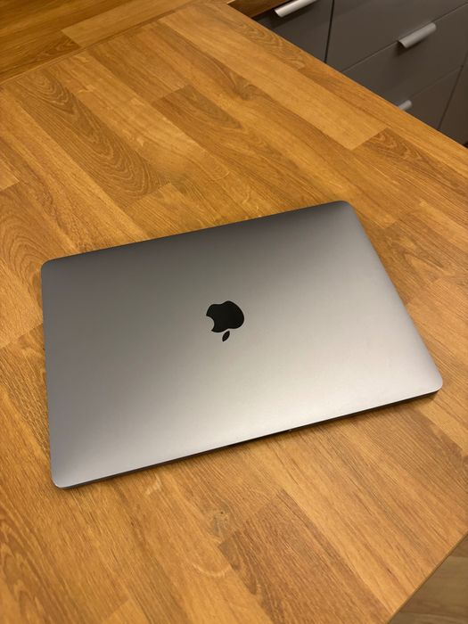 Idealny MacBook Pro 13” 8/128 GB TOUCH BAR SPACE GRAY! 100 cykli