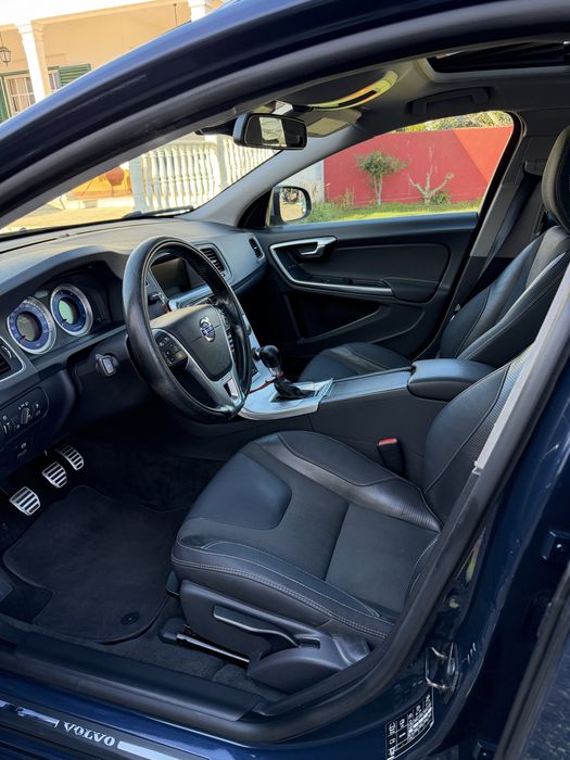 Volvo V60 D2 R Design