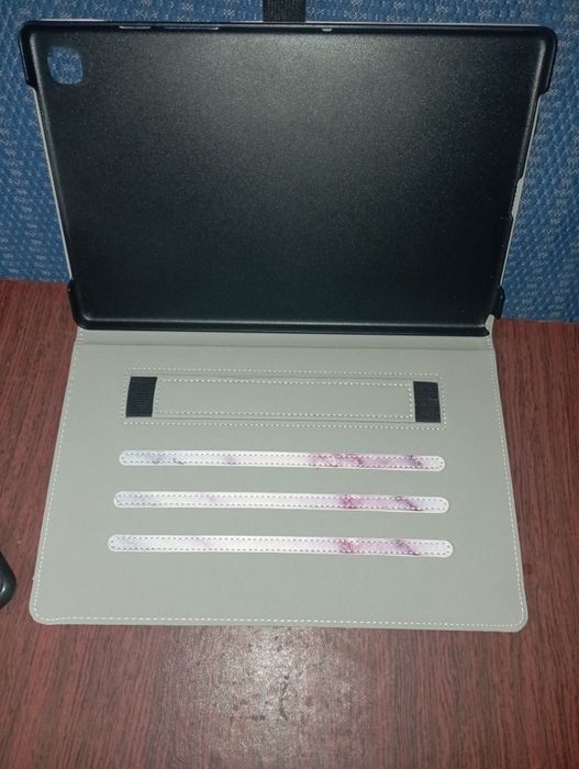 Чехлы под планшет, телефоны