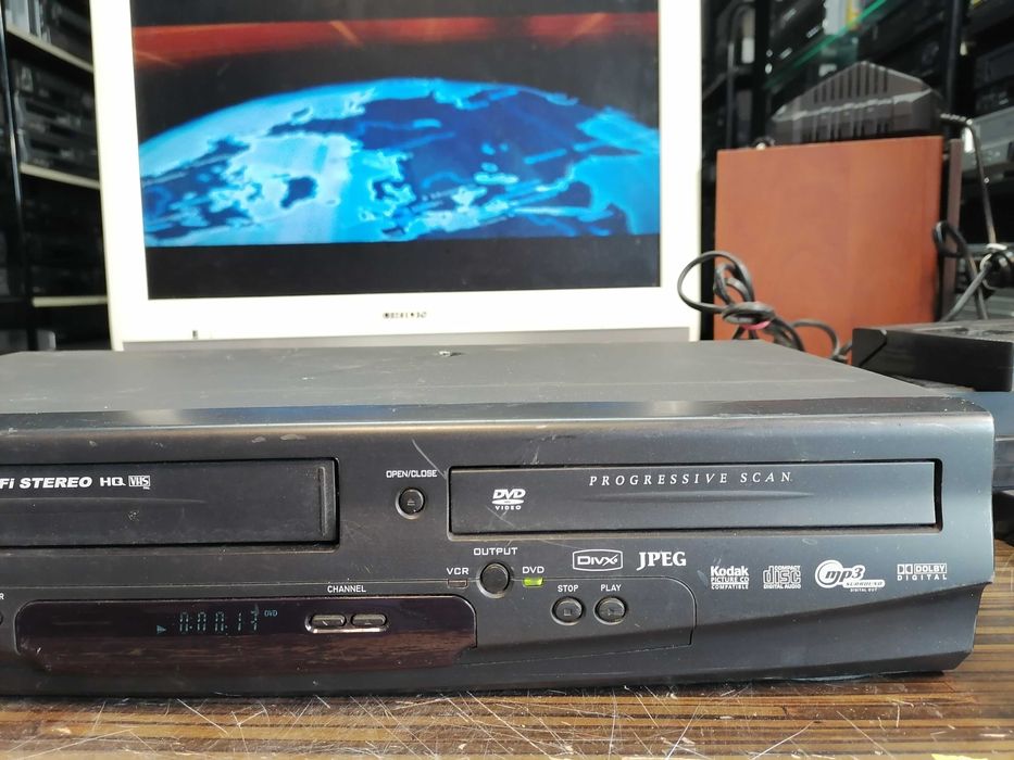 Magnetowid VHS/DVD Funai D8A-A4110DB HI-FI Stereo