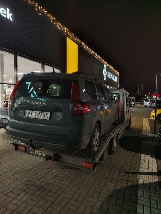 Autolaweta transport towaru / samochodów