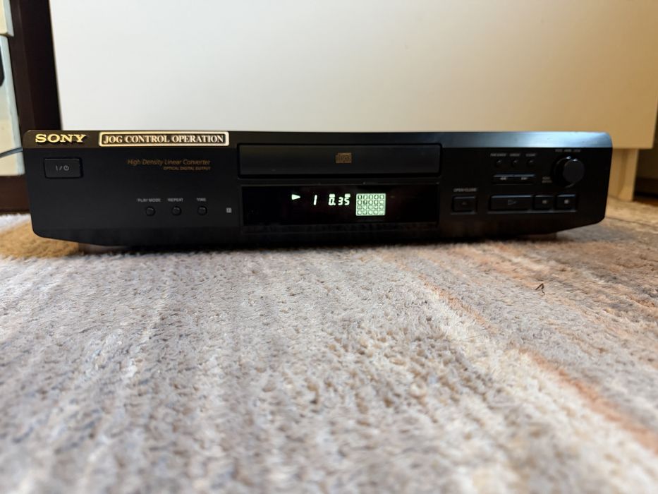 Odtwaracz CD SONY CDP-XE320