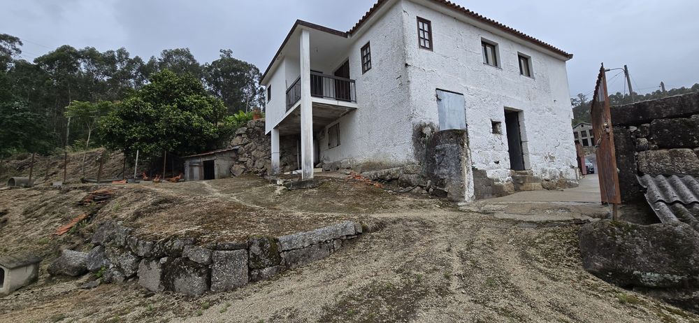 Quinta com 2 casas, tem 10 hectares de terreno