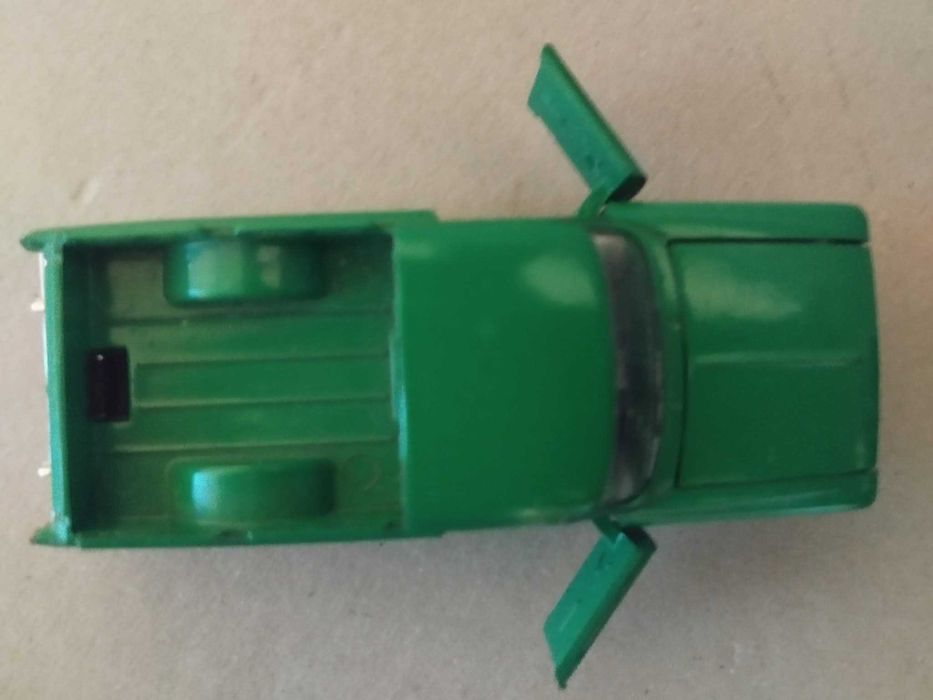 Иж 2715 (пирожок) сделано в СССР масштаб 1:43