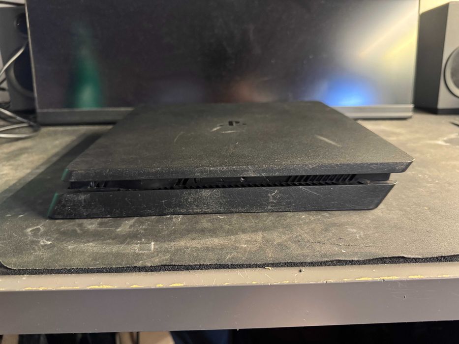 PS4 Slim 500GB | Bom estado | Firmware 13.00 (possível desbloqueio)