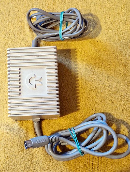 Zasilacz Commodore 64