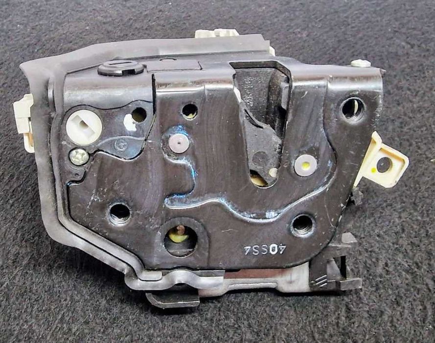 Fechadura / Fecho Porta Trás Direito 8K0839015E - AUDI A3 Sportback