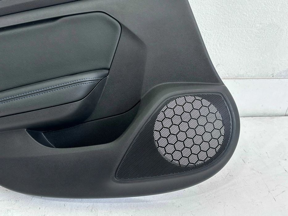 Farda / Quartela Trás Direita / Esquerda - Renault Megane IV (2016)
