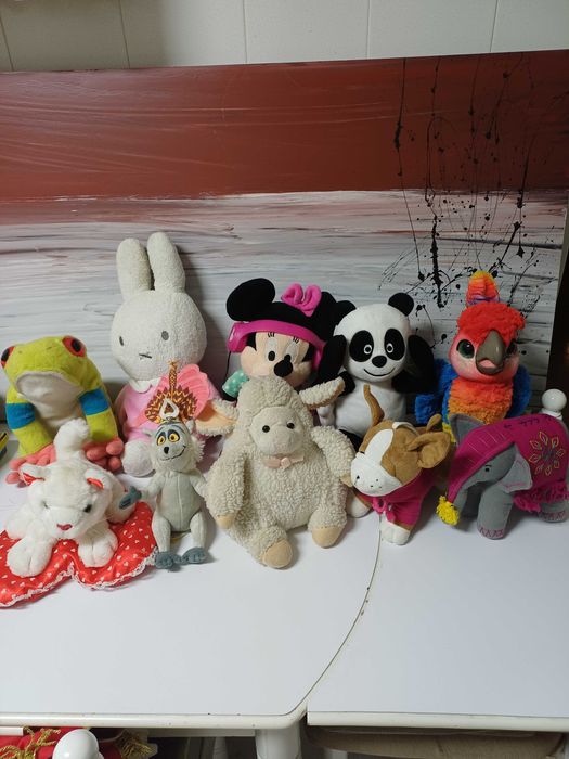 Peluches vários 10 unidades