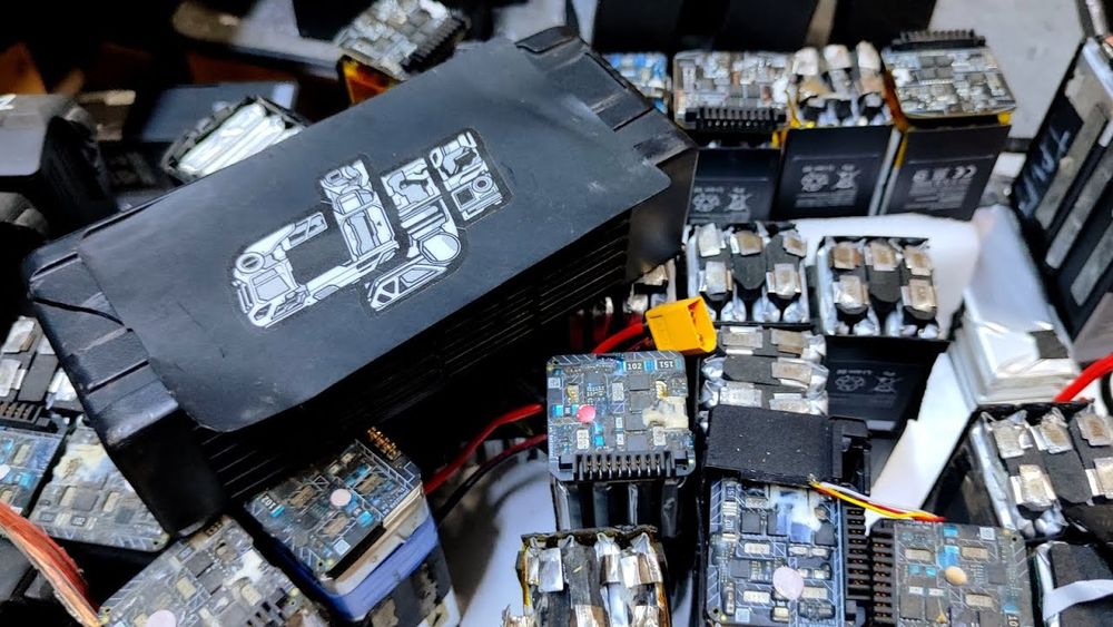 Відновлення та ремонт акумуляторів DJI Mavic