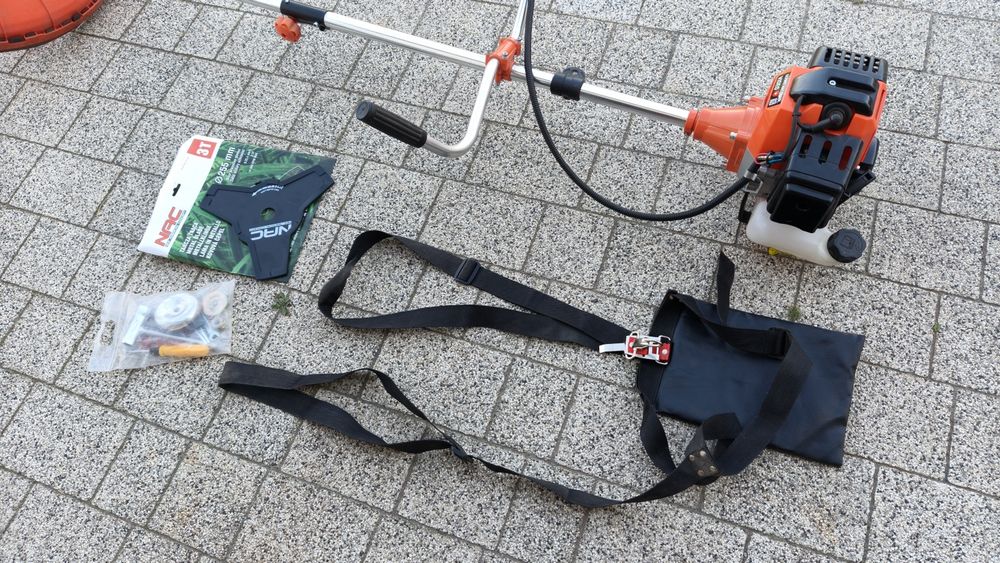 Kosa podkaszarka spalinowa NAC BP52LM-T