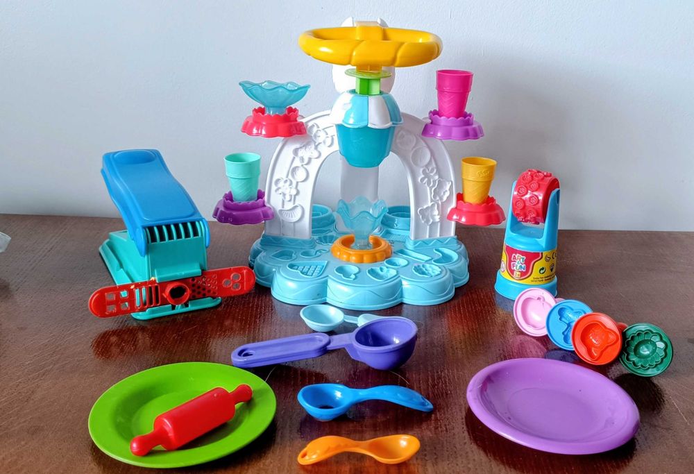 Play-Doh фабрика морозива пластилін ліплення дитячий набір іргашковий