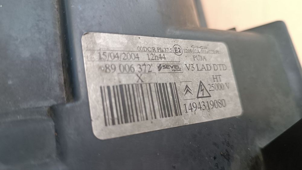 Фара передня права Citroen C8 (2002-2012)  1494319080, 89006372