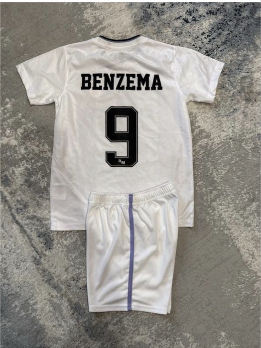 Футбольна форма real madrid benzema 10 років