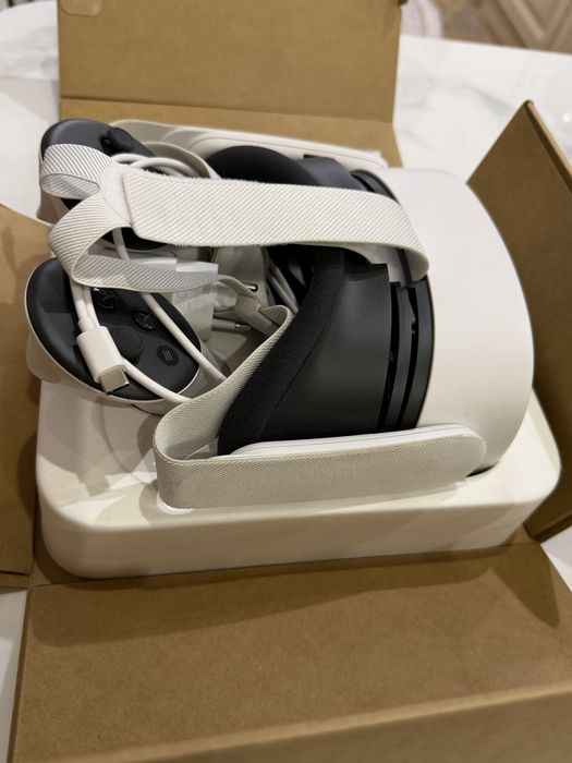 Окуляри віртуальної реальності Meta Quest 3S 128GB