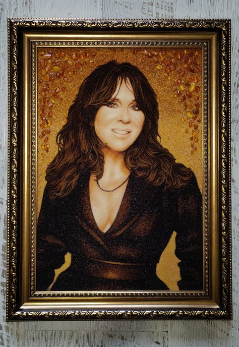 Портрет з бурштину