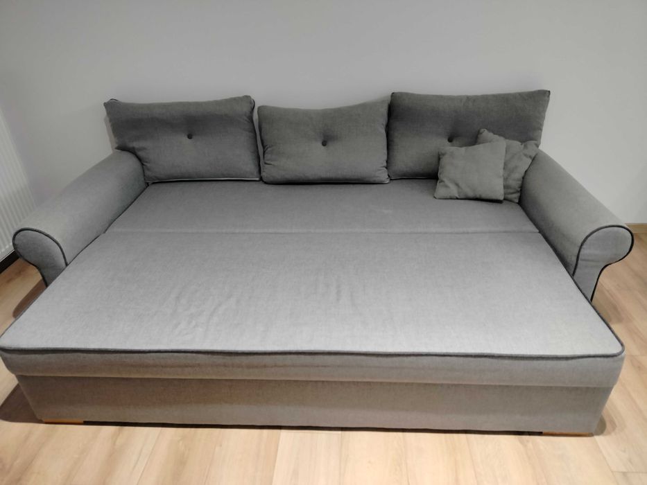 Sofa z funkcją spania i pojemnikiem