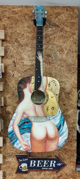 Guitarra acústica personalizada