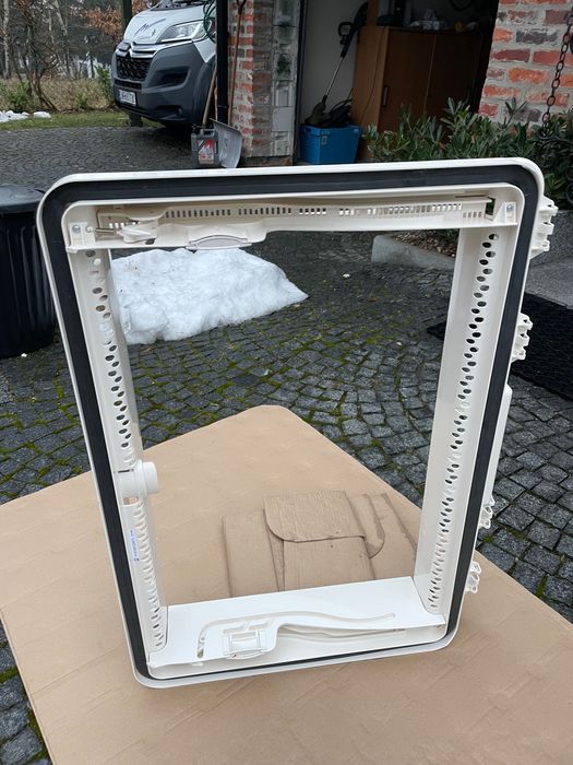 Okno dachowe Dometic 70 x40