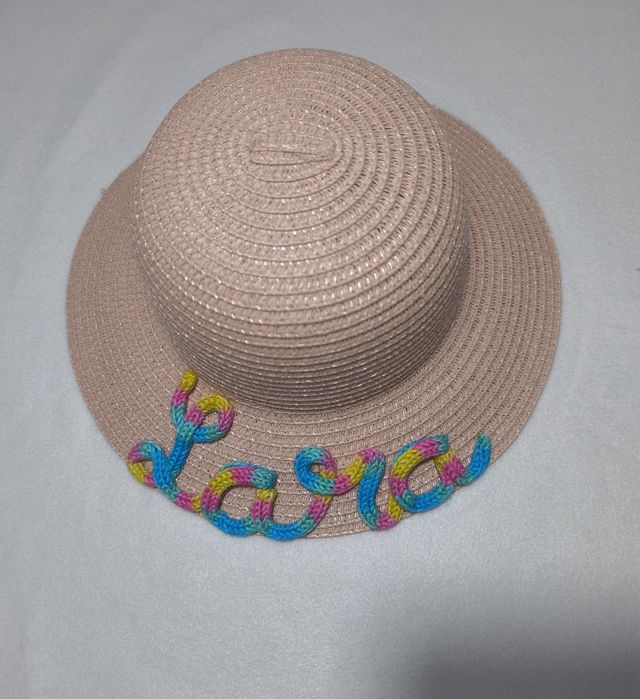 Chapéu de menina personalizado
